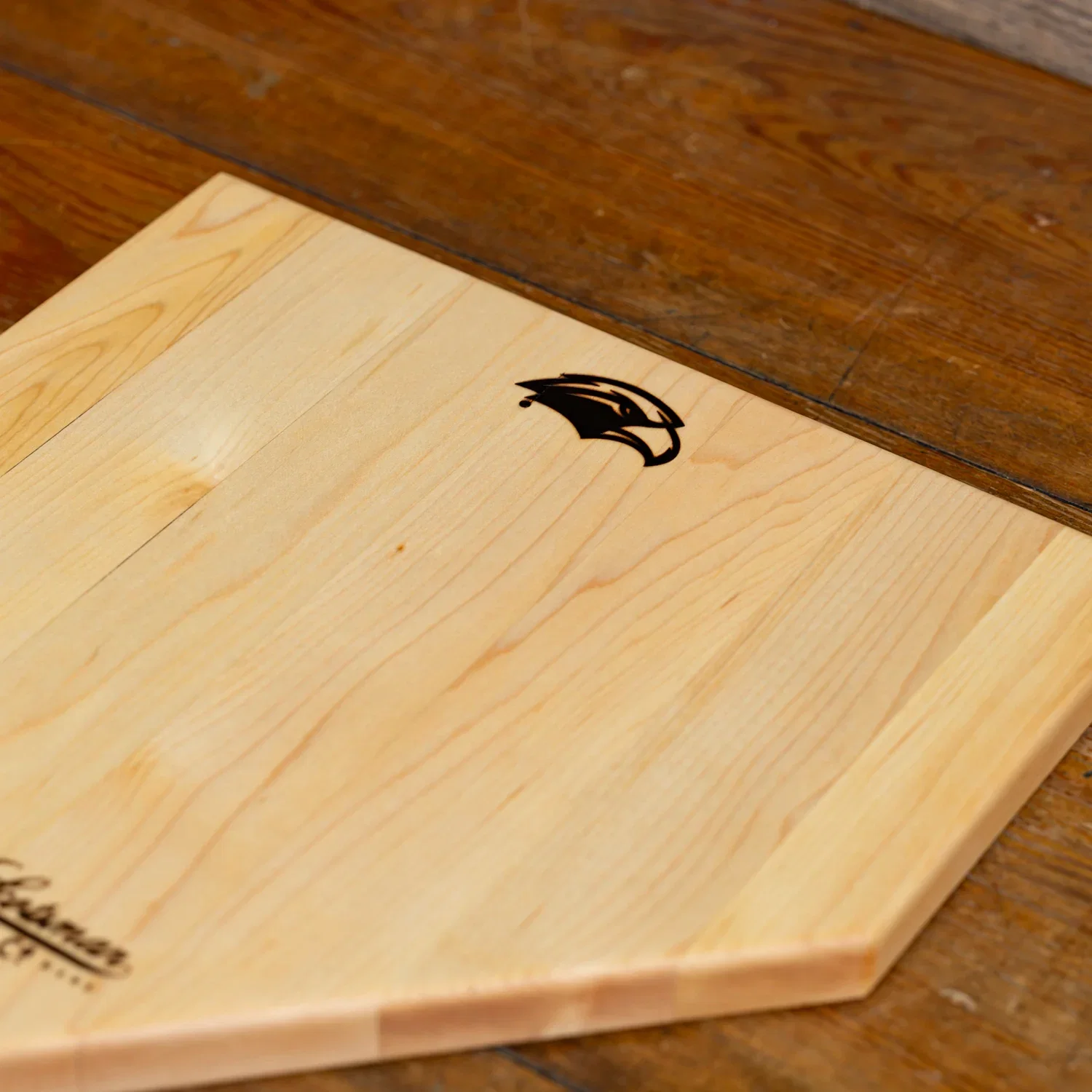 Maple Southern Miss Home Plate Serving Board | Eagle - Image 2