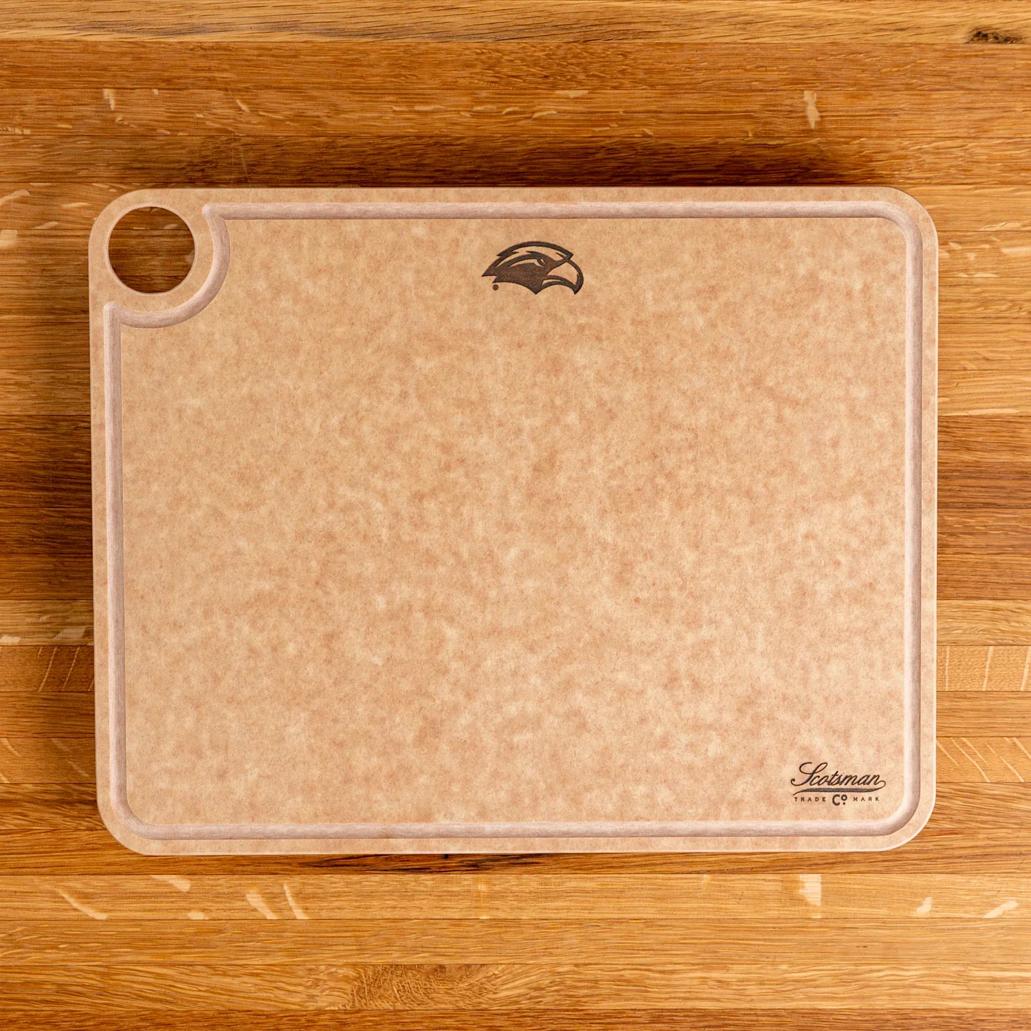 Natural Brown Southern Miss Cutting Board | Eagle - Image 3