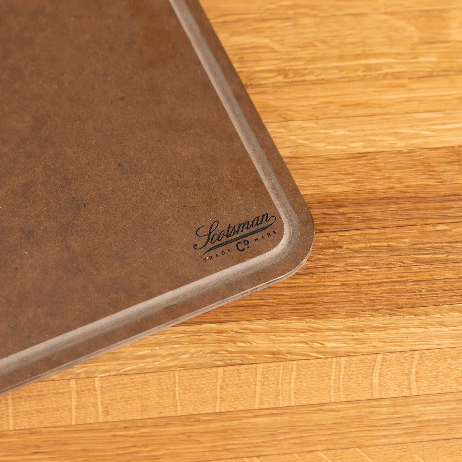 Nutmeg Brown Mississippi State Cutting Board | Bully with Flag - Image 4