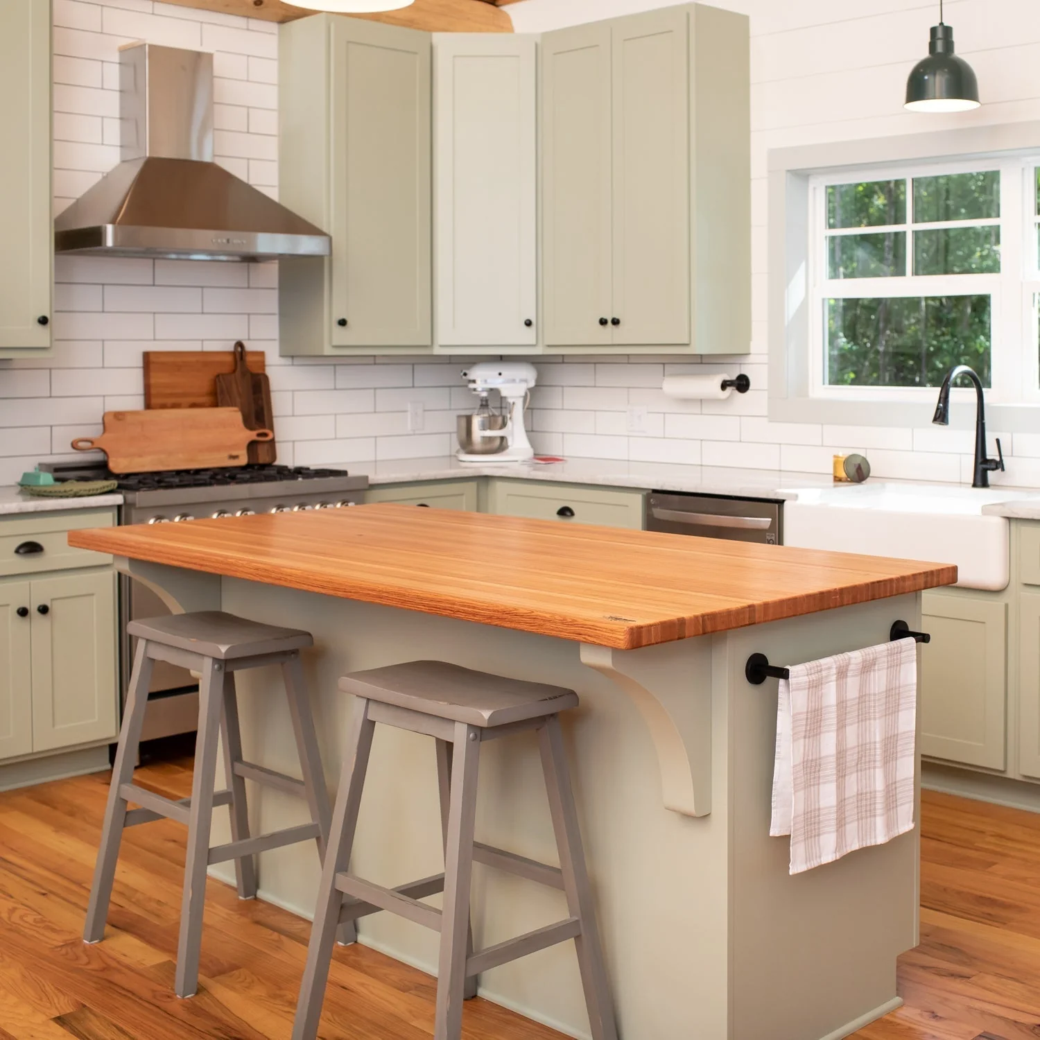 Red Oak Island Top Polyurethane Finish - Image 3