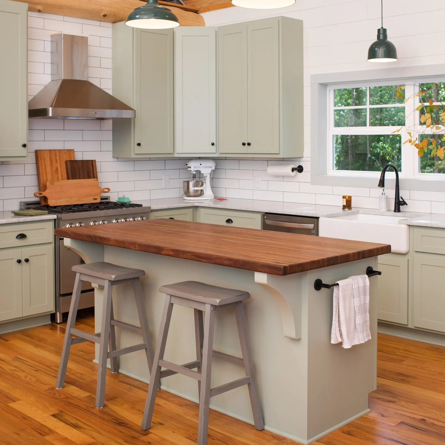 Walnut Island Top Polyurethane Finish - Image 8